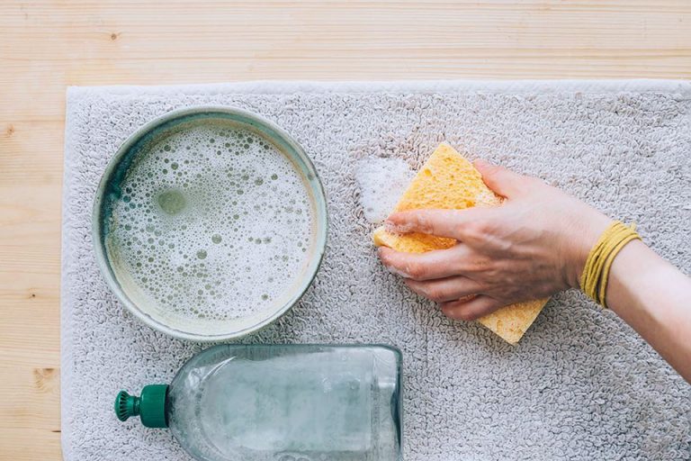 پاک کردن لکه چای چایی از روی فرش - قالیشویی وحدت شستن فرش در خانه